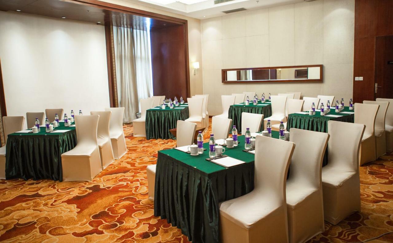 Vision Hotel Beijing Bagian luar foto